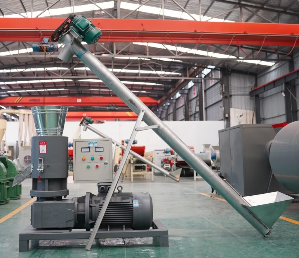 Flat die biomass pellet mill for wood pellet production