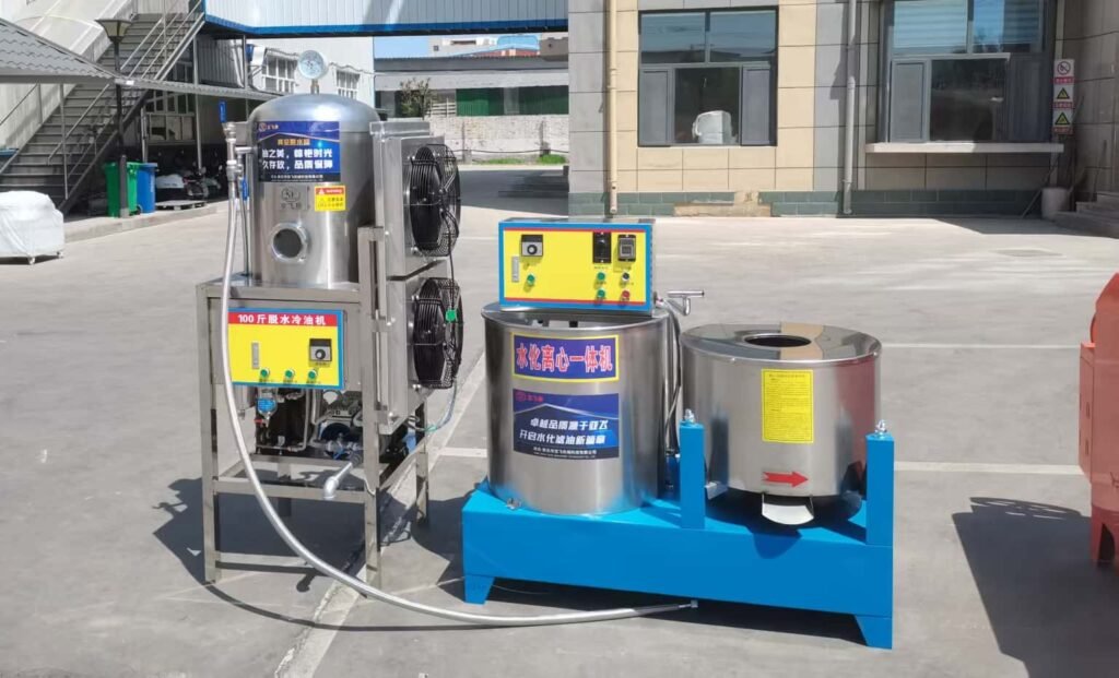 Centrifugal oil filter machine for edible crude oil purification