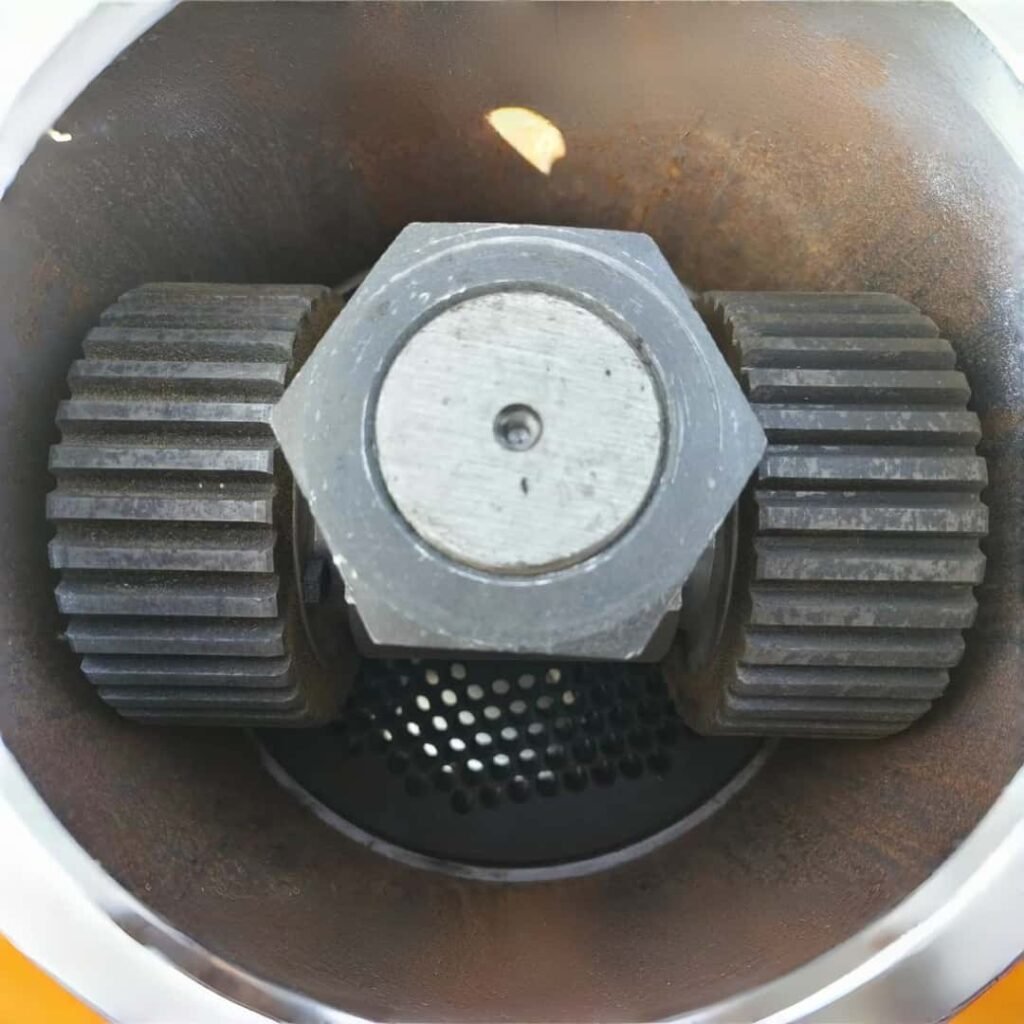 Flat‑die vs ring‑die pellet mill internal structure diagram
