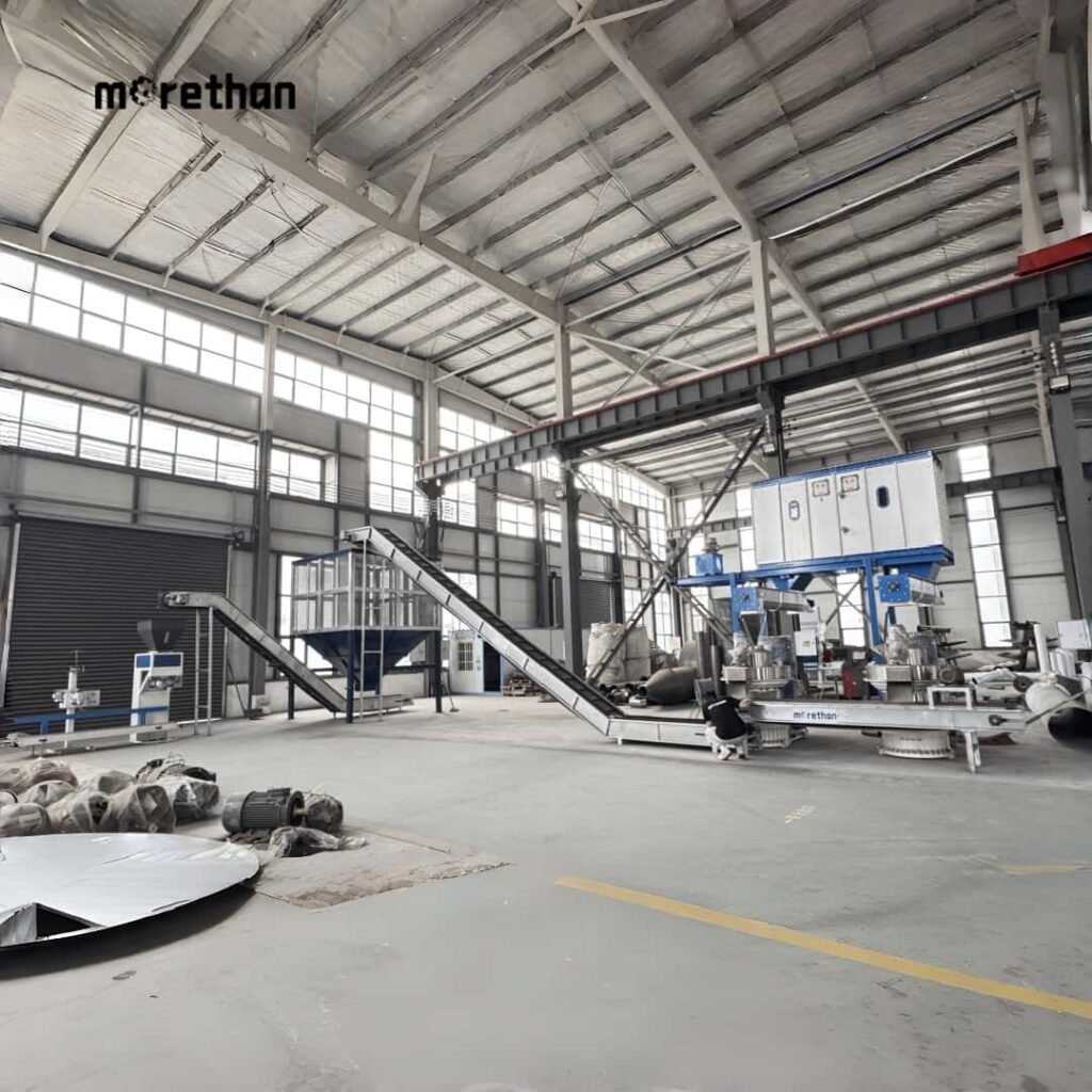 `Flat‑die small workshop and ring‑die large pellet production site`