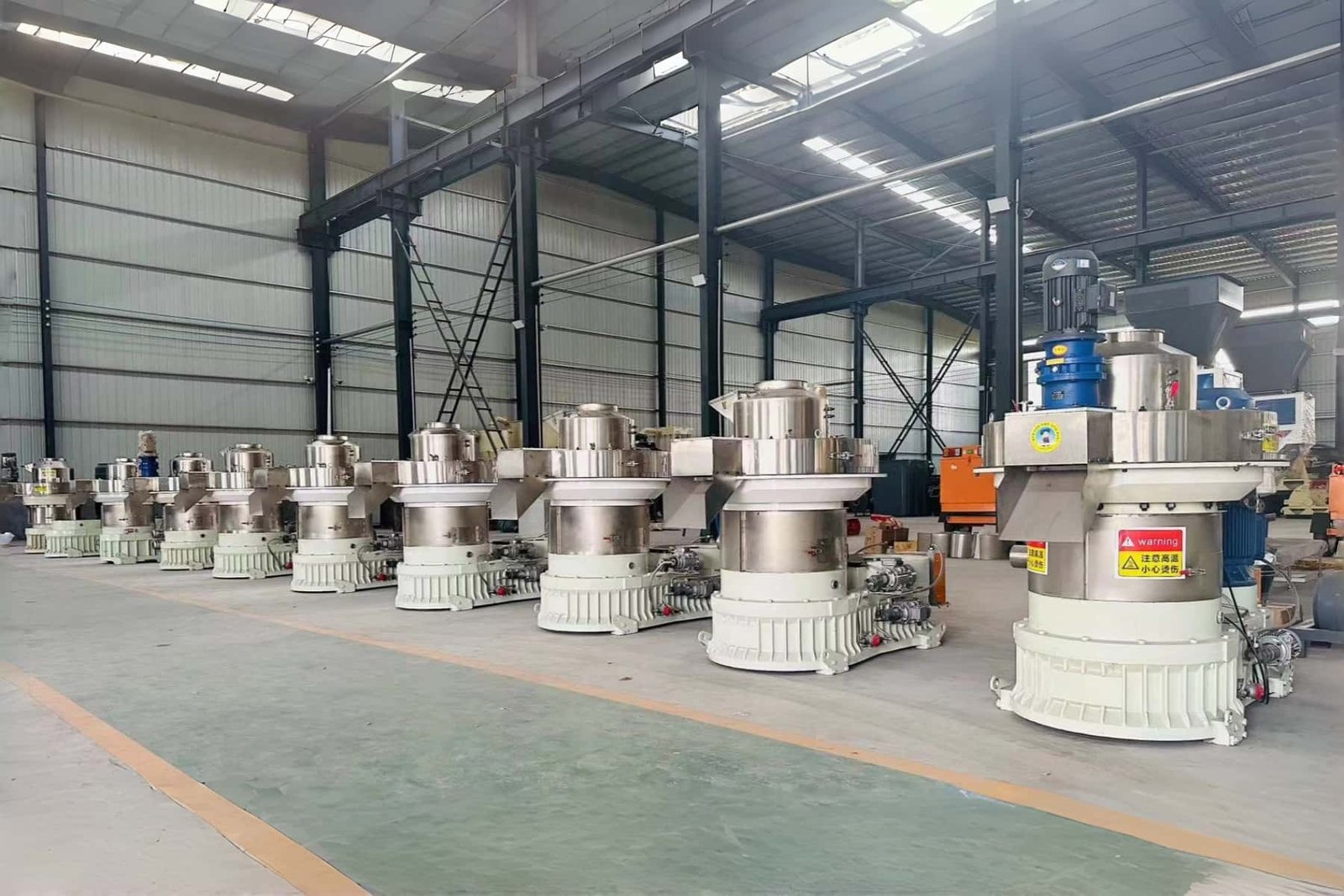Vertical biomass pellet mills factory exhibition area