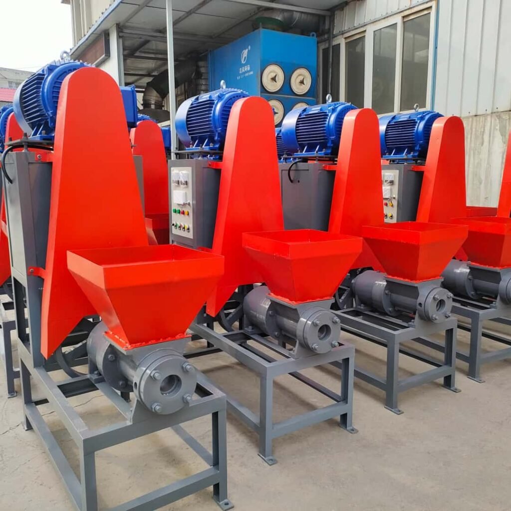 This screw briquette extruder makes hollow biomass charcoal rods from sawdust, rice husk, bamboo powder. High‑density BBQ charcoal briquette making machine for small‑medium charcoal plant.