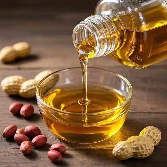 Comparison sample of cold‑pressed oil and refined edible oil color difference